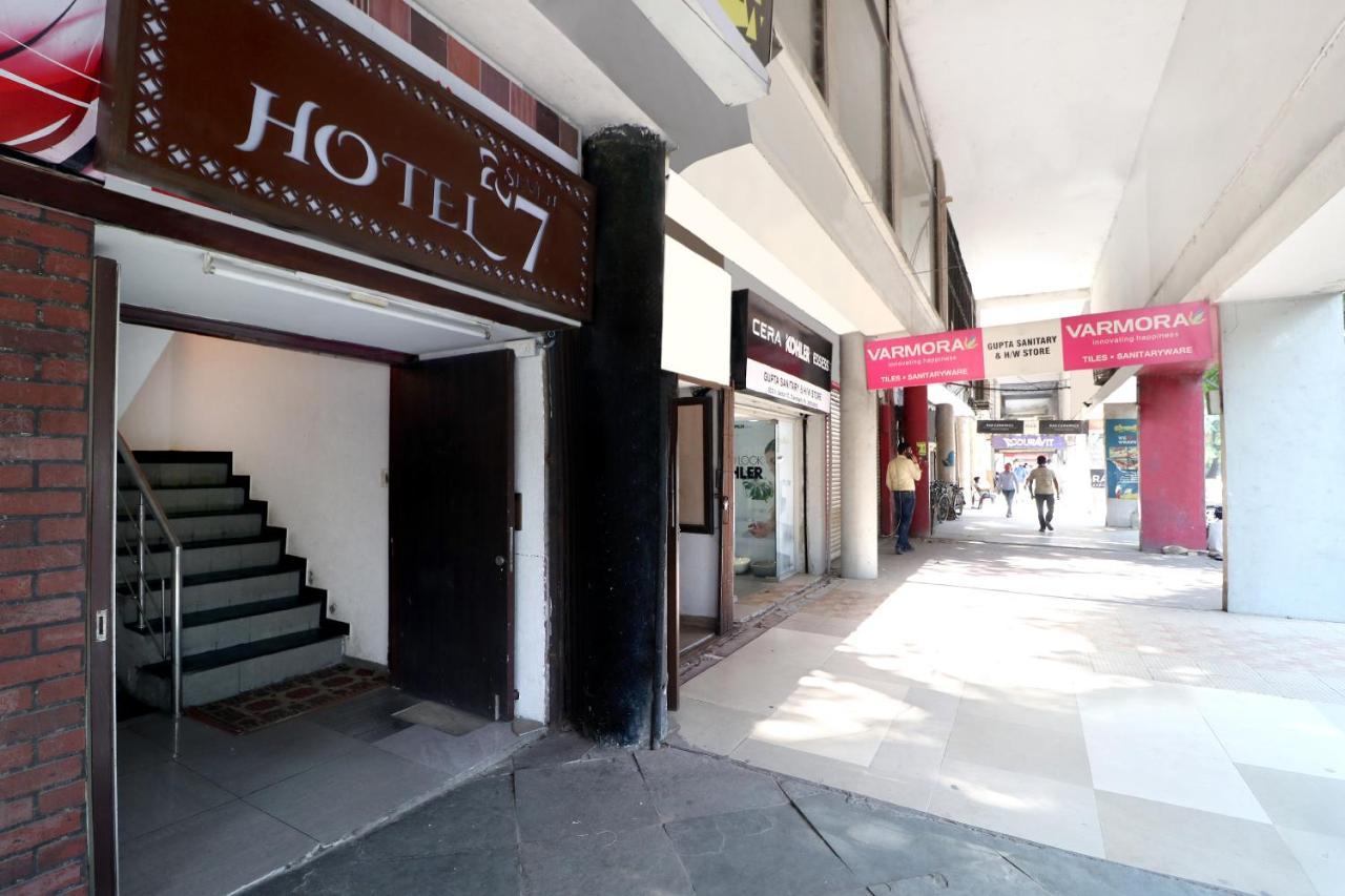 Hotel Seven- Center Of City Chandīgarh Exterior foto