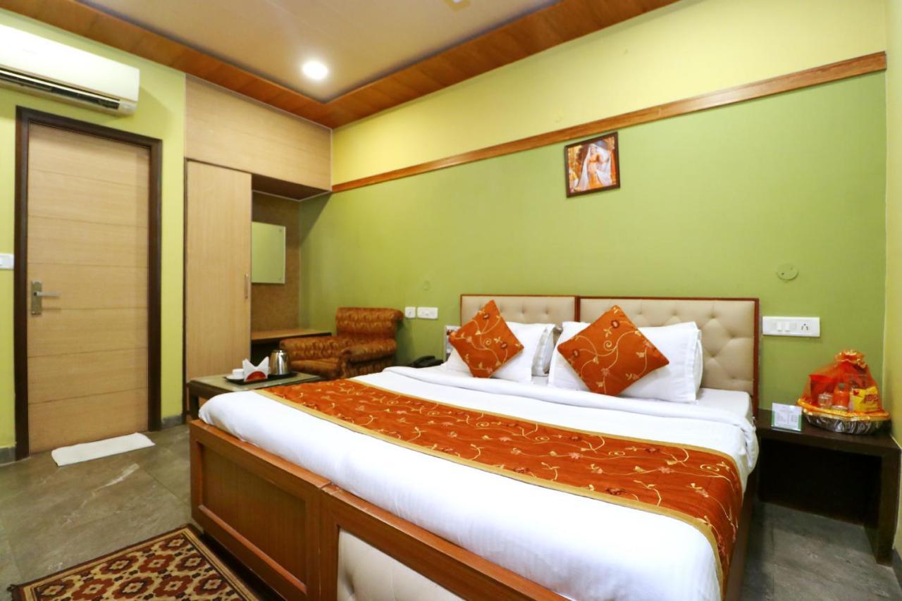 Hotel Seven- Center Of City Chandīgarh Exterior foto