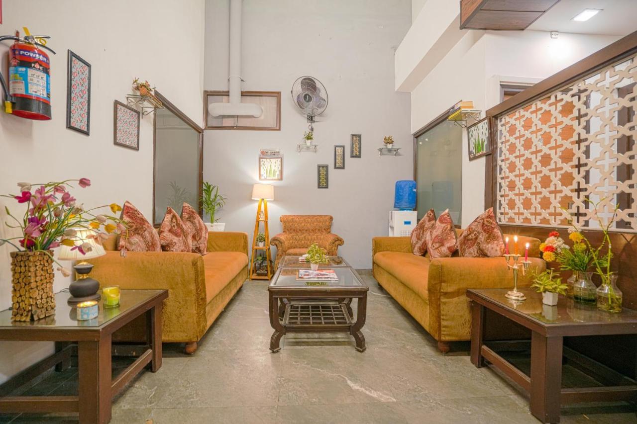 Hotel Seven- Center Of City Chandīgarh Exterior foto